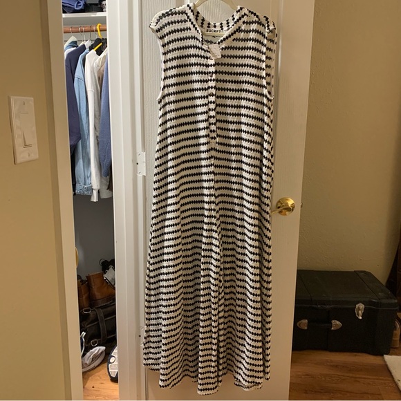 Wide Leg Flowy Jumpsuit - Picture 3 of 4